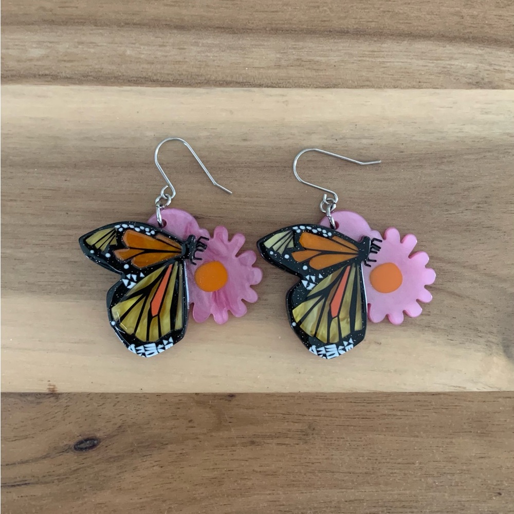 Erstwilder A Butterfly Named Flutter Drop earrings flower NWOT